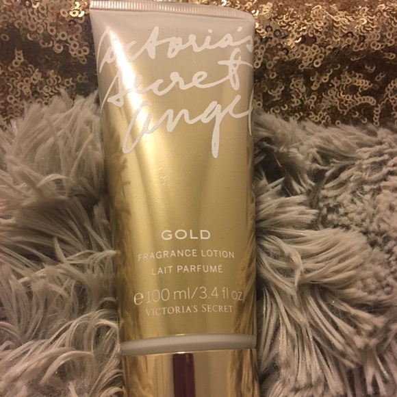 VS clutch with gold fragrance lotion and wash - Picture 2 of 5